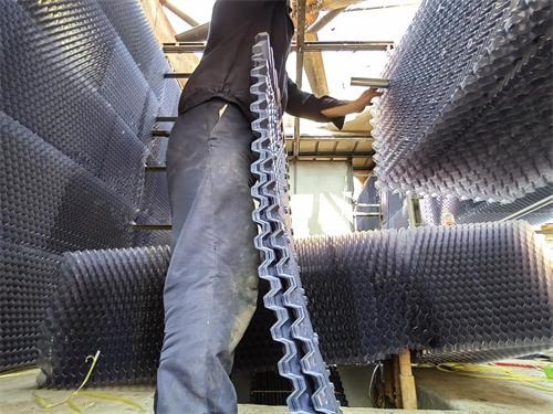 逆流冷卻塔設備如何使用？,逆流冷卻塔工作原理